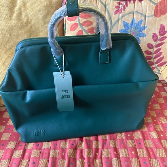 NWT BEIS x Wicked Weekender in Wicked Green - Picture 6 of 7